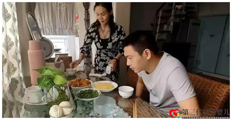 50歲大媽嫁給小20歲小伙,要為他做試管嬰兒,網友這是真愛(圖5) 50歲大媽嫁給小20歲小伙,要為他做試管嬰兒,網友這是真愛(圖5)